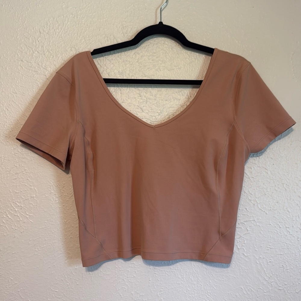 Lululemon Align Tee Cropped Slim Fit Weightless Top Rose Size 12 NWT